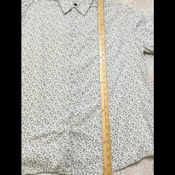 Threads & Heirs White Gray Floral Button Down - Picture 5 of 8